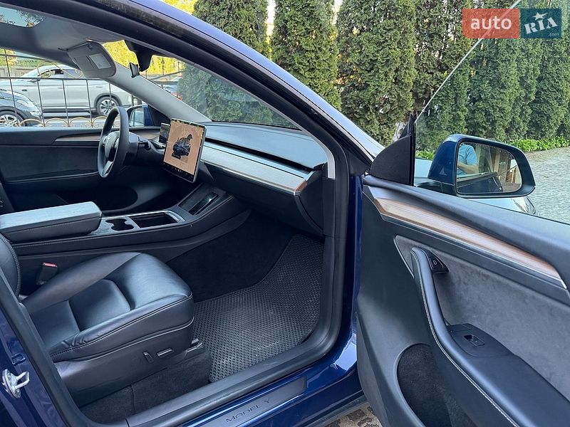 Внедорожник / Кроссовер Tesla Model Y 2022 в Киеве