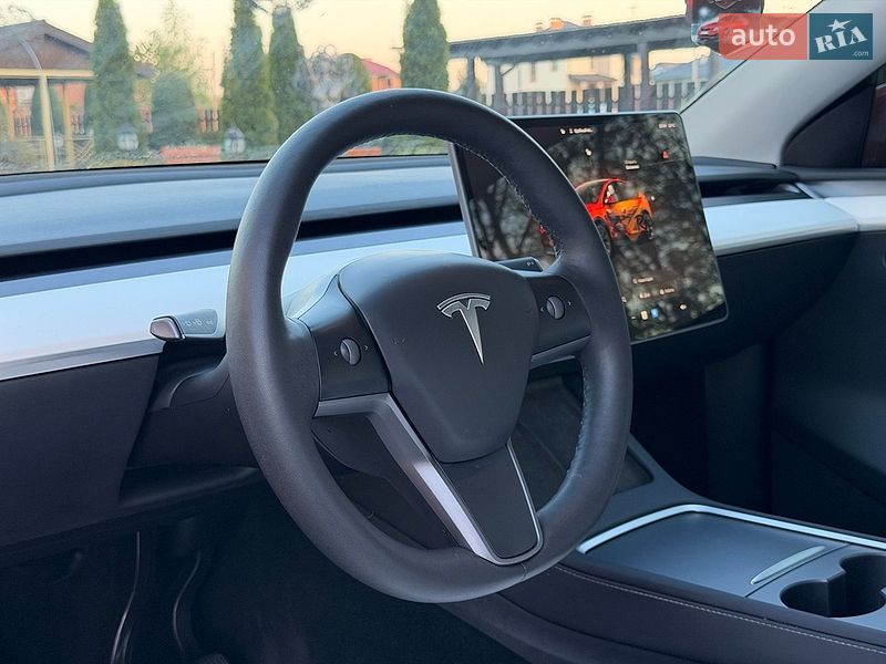 Внедорожник / Кроссовер Tesla Model Y 2023 в Стрые