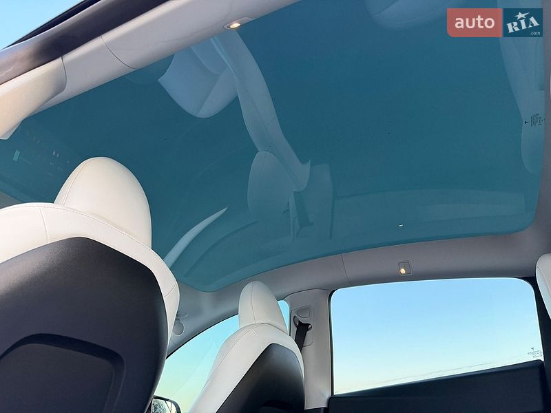 Внедорожник / Кроссовер Tesla Model Y 2023 в Стрые