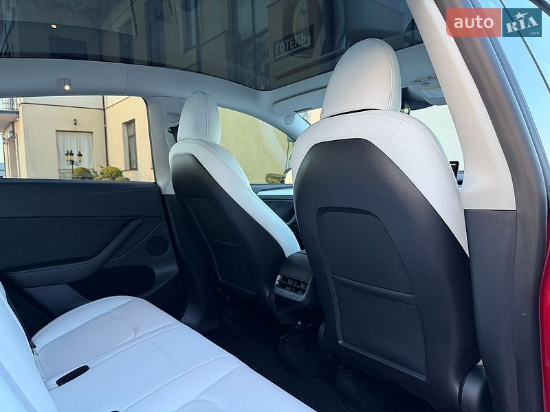 Внедорожник / Кроссовер Tesla Model Y 2023 в Стрые