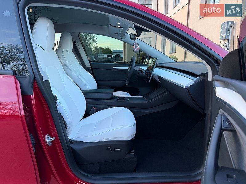Внедорожник / Кроссовер Tesla Model Y 2023 в Стрые