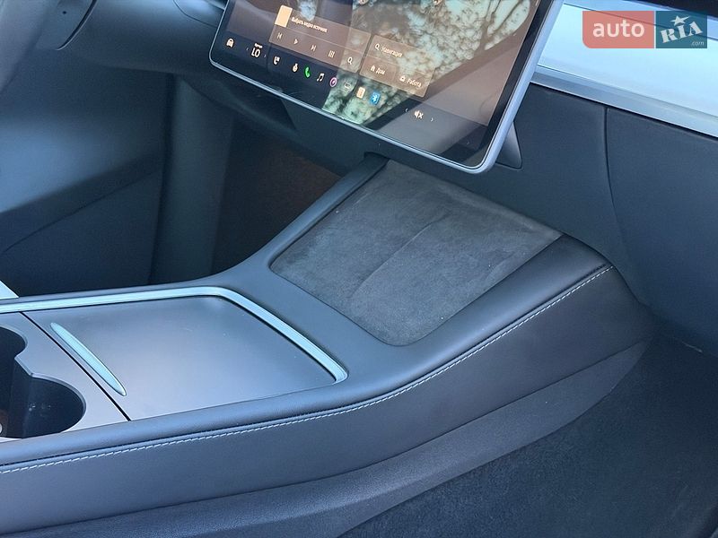 Внедорожник / Кроссовер Tesla Model Y 2023 в Стрые