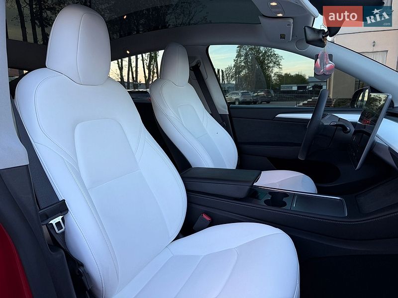 Внедорожник / Кроссовер Tesla Model Y 2023 в Стрые