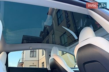 Внедорожник / Кроссовер Tesla Model Y 2023 в Стрые