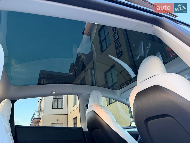 Внедорожник / Кроссовер Tesla Model Y 2023 в Стрые