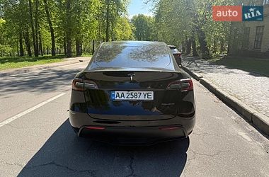 Позашляховик / Кросовер Tesla Model Y 2023 в Києві