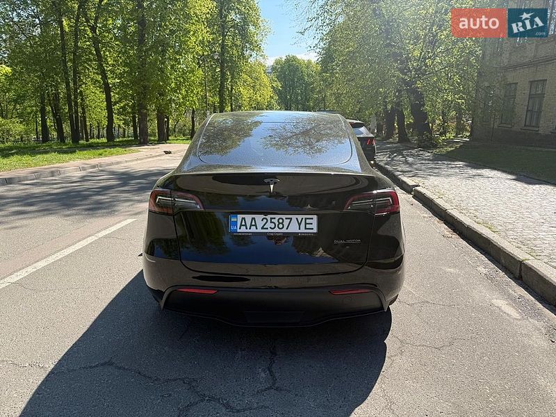 Позашляховик / Кросовер Tesla Model Y 2023 в Києві