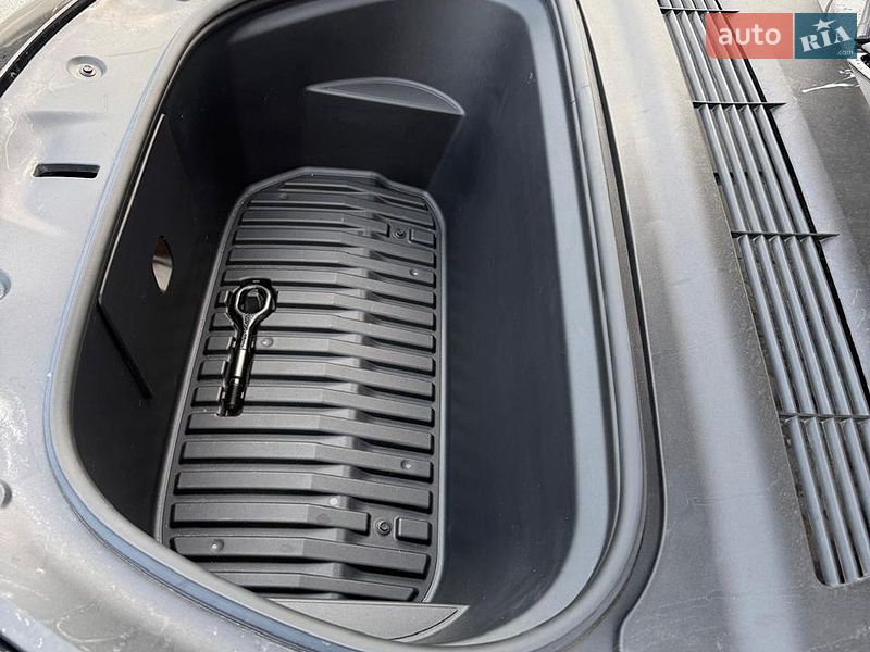 Позашляховик / Кросовер Tesla Model Y 2023 в Києві
