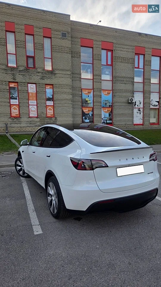 2024 Tesla Model Y - мініатюра 29