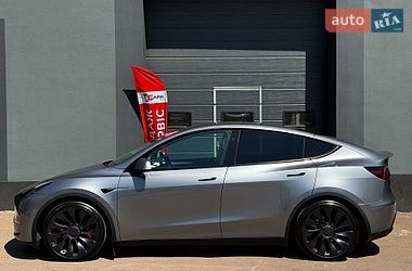 Внедорожник / Кроссовер Tesla Model Y 2024 в Киеве