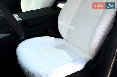Внедорожник / Кроссовер Tesla Model Y 2024 в Киеве