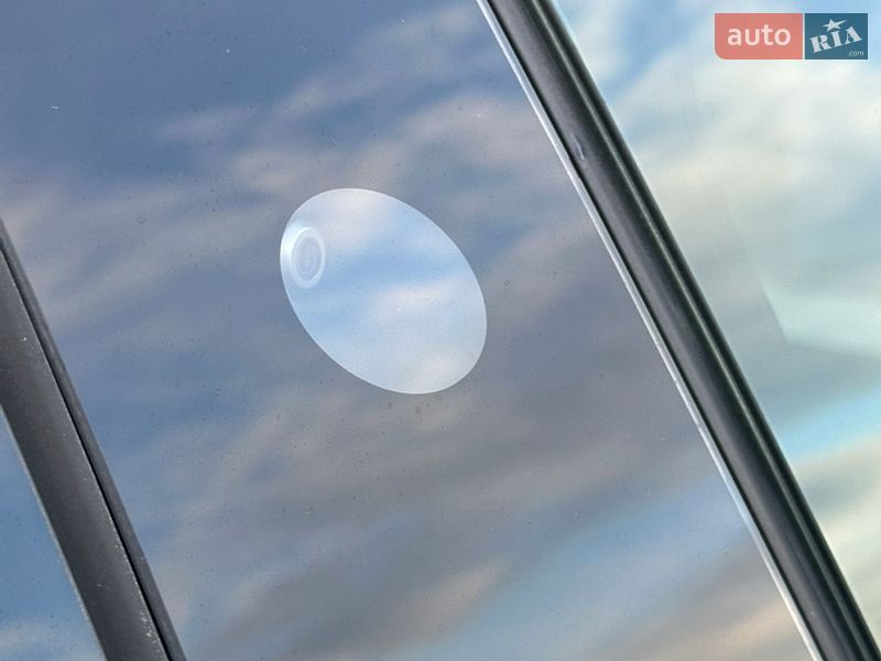 Внедорожник / Кроссовер Tesla Model Y 2023 в Ужгороде