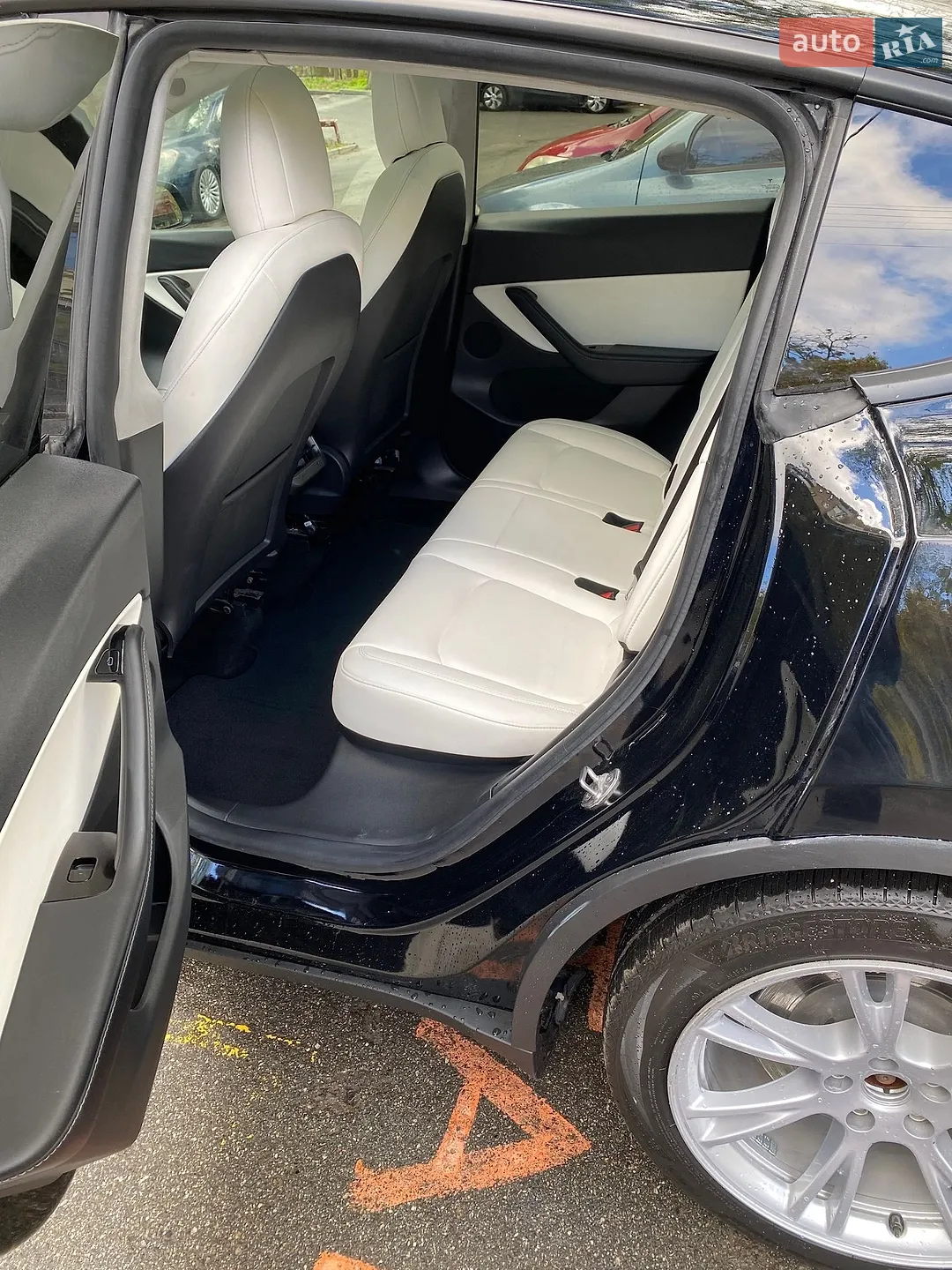 2020 Tesla Model Y - мініатюра 8