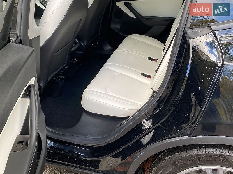 Позашляховик / Кросовер Tesla Model Y 2020 в Києві