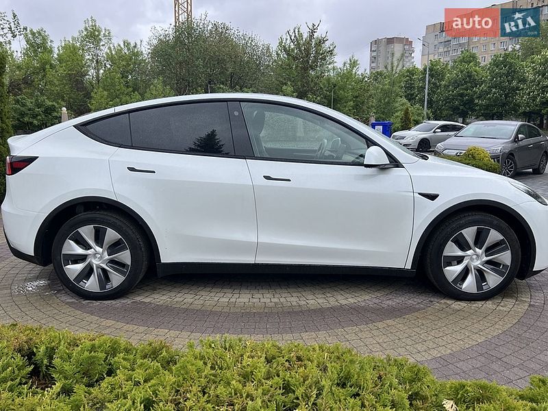 Внедорожник / Кроссовер Tesla Model Y 2023 в Львове