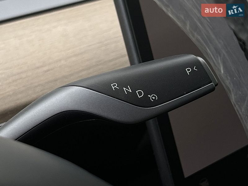 Внедорожник / Кроссовер Tesla Model Y 2023 в Львове