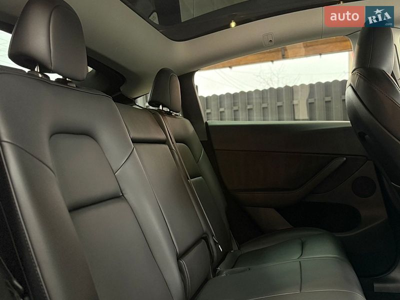 Позашляховик / Кросовер Tesla Model Y 2023 в Львові