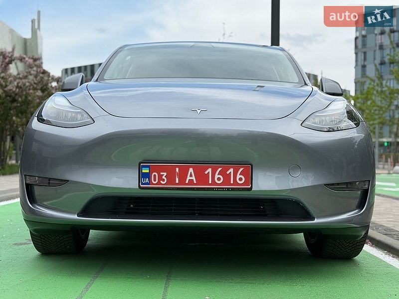 Позашляховик / Кросовер Tesla Model Y 2024 в Києві