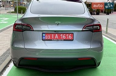 Позашляховик / Кросовер Tesla Model Y 2024 в Києві