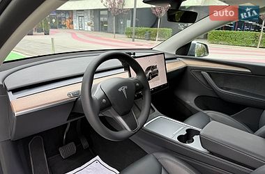 Позашляховик / Кросовер Tesla Model Y 2024 в Києві