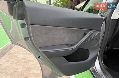 Позашляховик / Кросовер Tesla Model Y 2024 в Києві