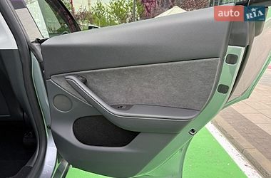 Позашляховик / Кросовер Tesla Model Y 2024 в Києві