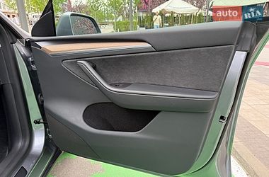 Позашляховик / Кросовер Tesla Model Y 2024 в Києві