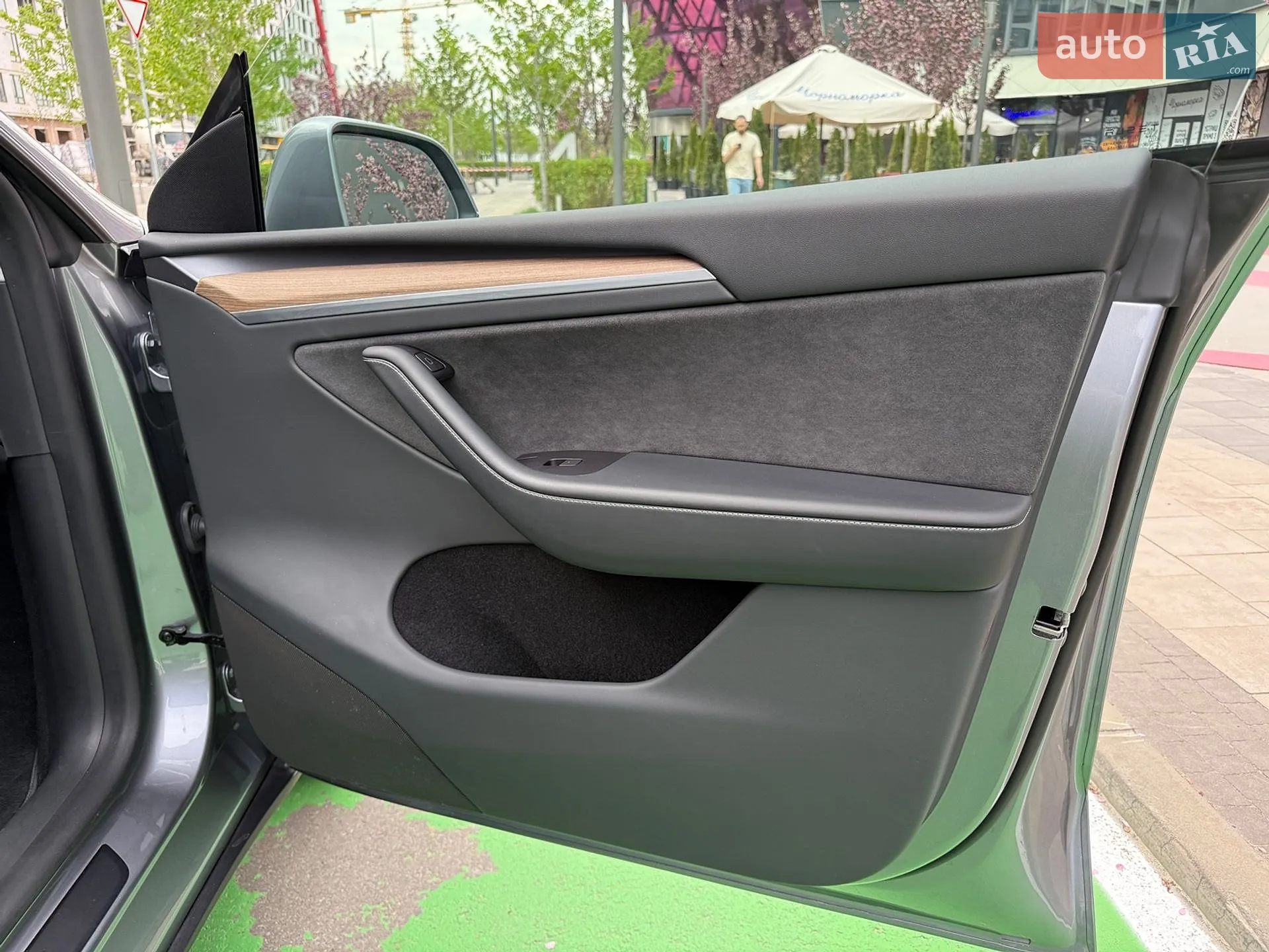 2024 Tesla Model Y - мініатюра 43