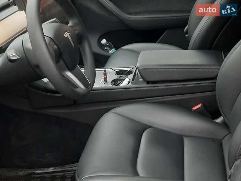 Внедорожник / Кроссовер Tesla Model Y 2023 в Чернигове