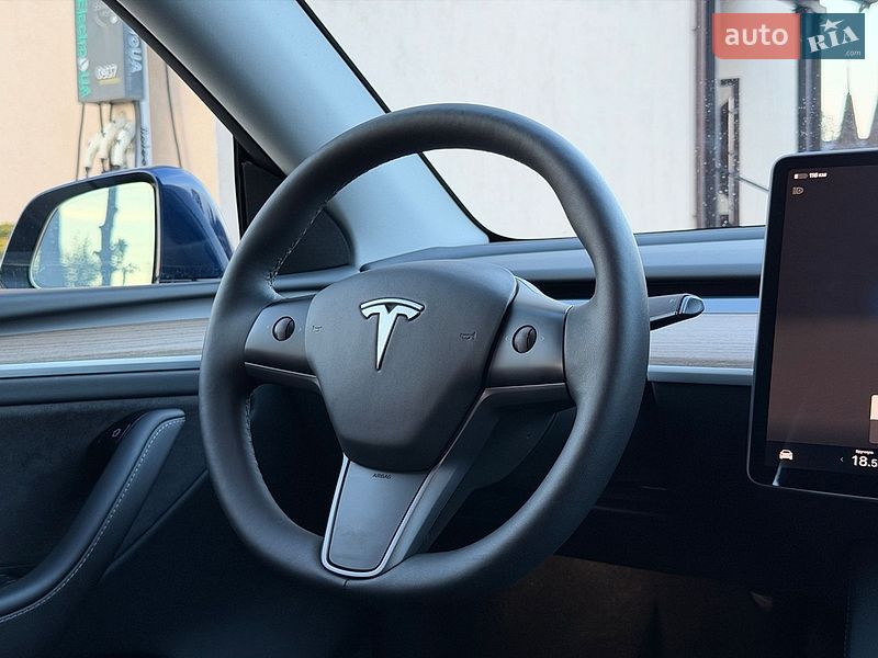 Внедорожник / Кроссовер Tesla Model Y 2024 в Стрые
