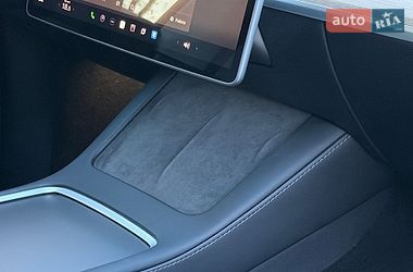 Внедорожник / Кроссовер Tesla Model Y 2024 в Стрые