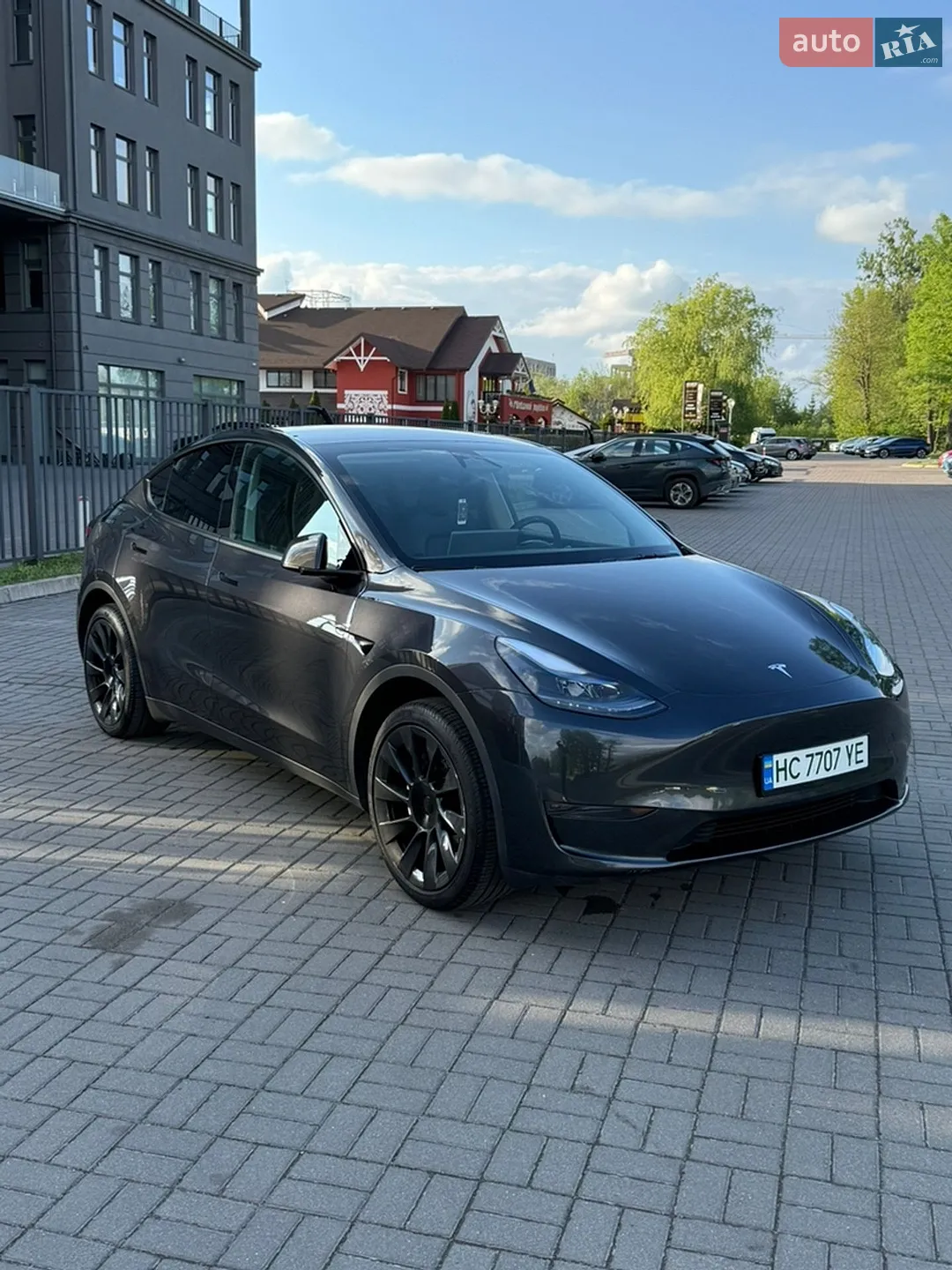 2024 Tesla Model Y - мініатюра 3