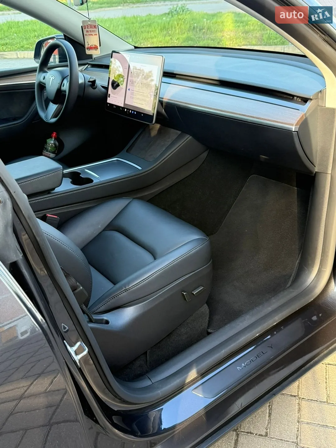 2024 Tesla Model Y - мініатюра 15