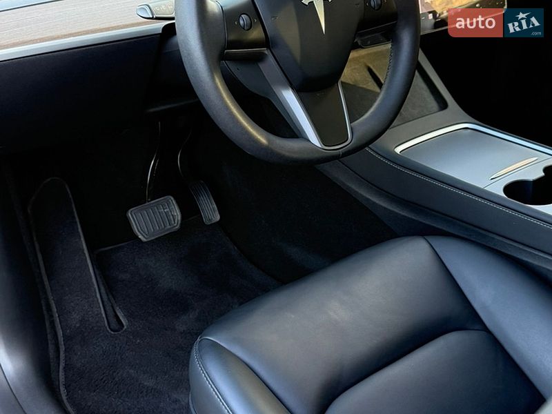 Внедорожник / Кроссовер Tesla Model Y 2024 в Львове