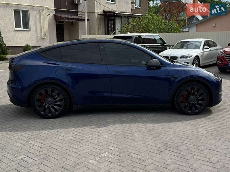 Внедорожник / Кроссовер Tesla Model Y 2022 в Кременчуге