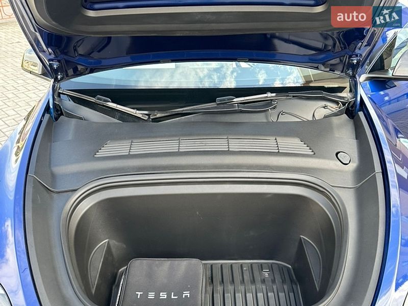 Внедорожник / Кроссовер Tesla Model Y 2022 в Кременчуге