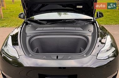 Внедорожник / Кроссовер Tesla Model Y 2024 в Киеве
