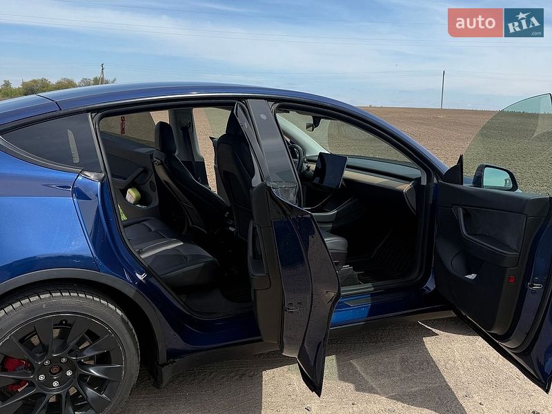 Внедорожник / Кроссовер Tesla Model Y 2020 в Фастове