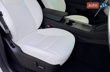 Внедорожник / Кроссовер Tesla Model Y 2025 в Киеве
