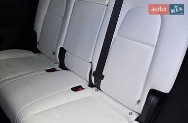 Внедорожник / Кроссовер Tesla Model Y 2025 в Киеве