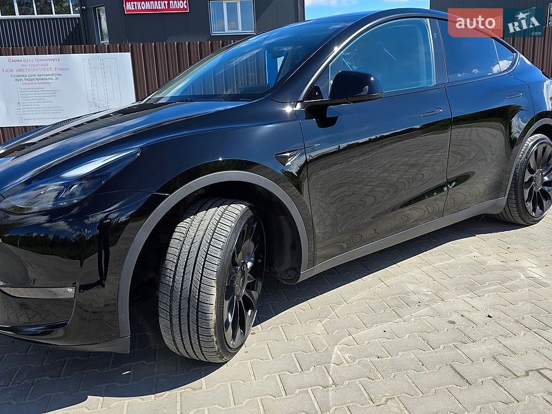 Внедорожник / Кроссовер Tesla Model Y 2023 в Луцке
