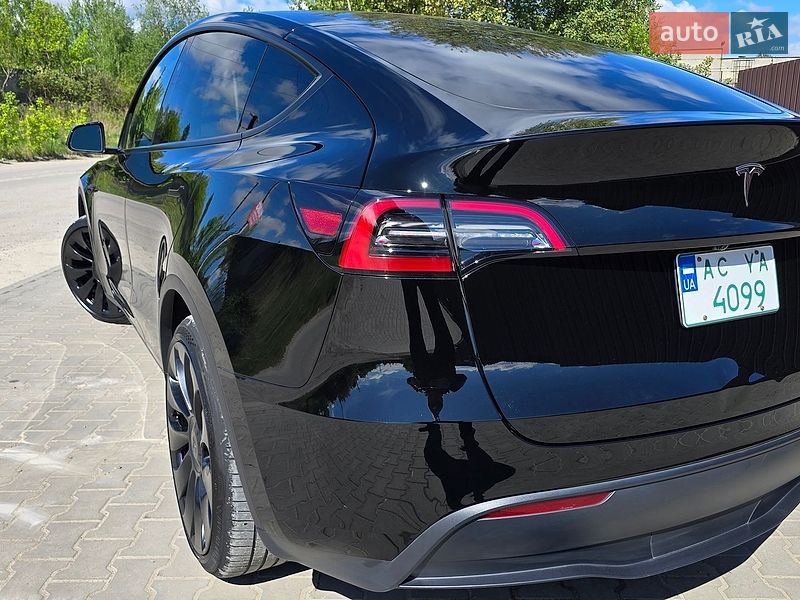 Внедорожник / Кроссовер Tesla Model Y 2023 в Луцке