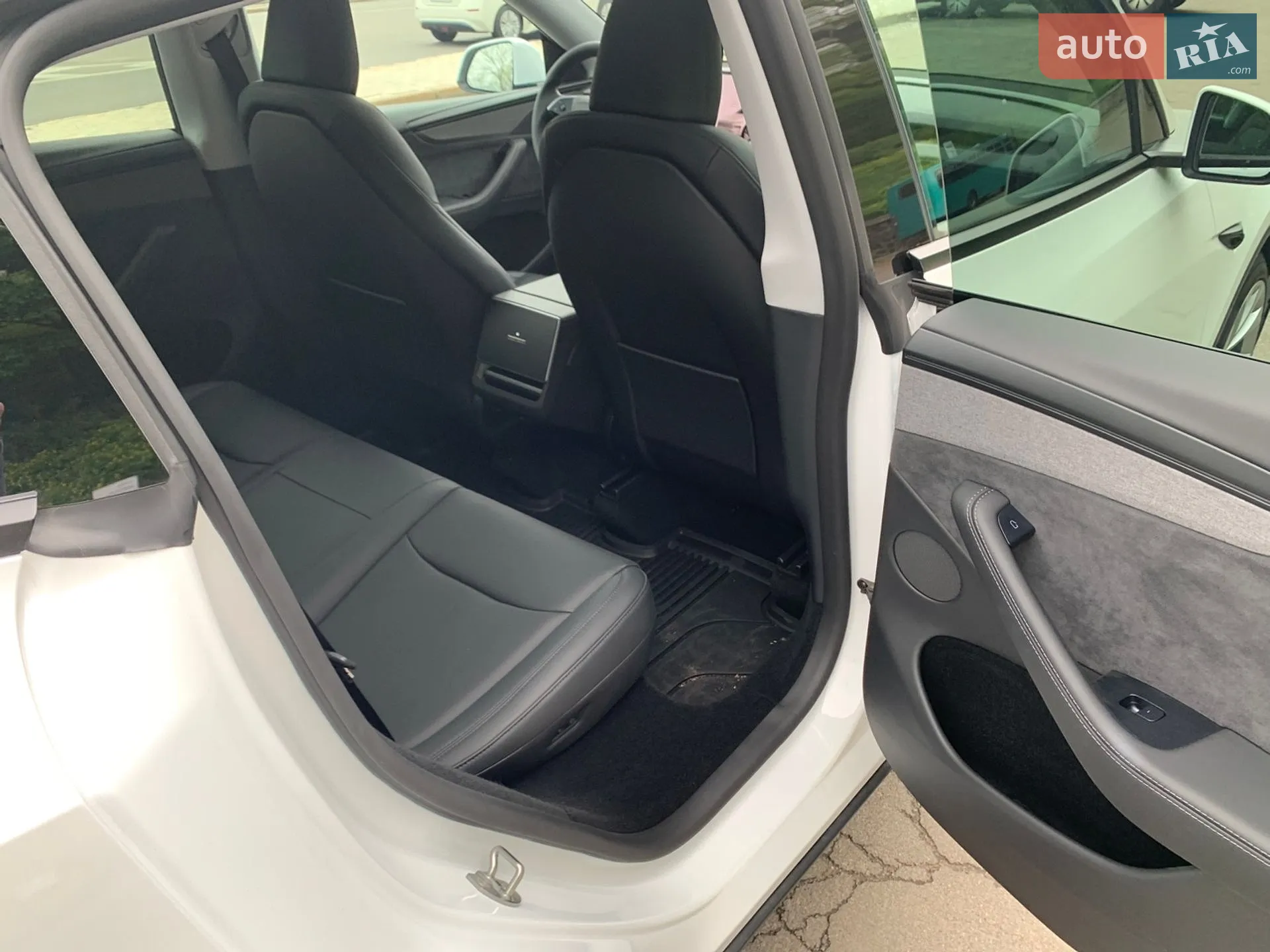 2025 Tesla Model Y - мініатюра 12