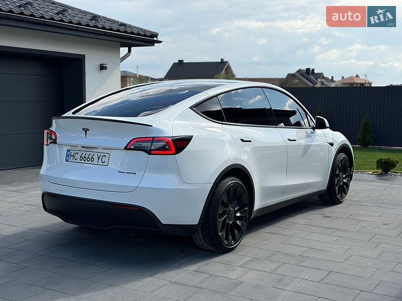 Внедорожник / Кроссовер Tesla Model Y 2021 в Ивано-Франковске