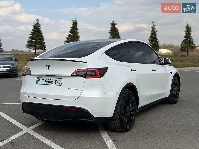 Внедорожник / Кроссовер Tesla Model Y 2021 в Ивано-Франковске