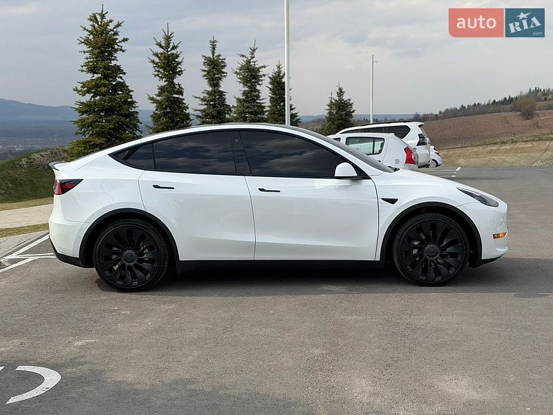 Внедорожник / Кроссовер Tesla Model Y 2021 в Ивано-Франковске