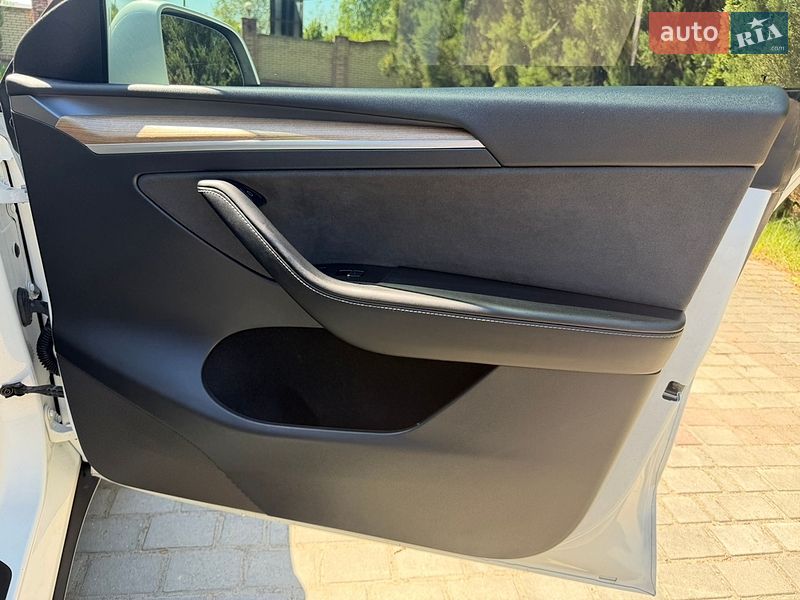 Позашляховик / Кросовер Tesla Model Y 2022 в Самборі