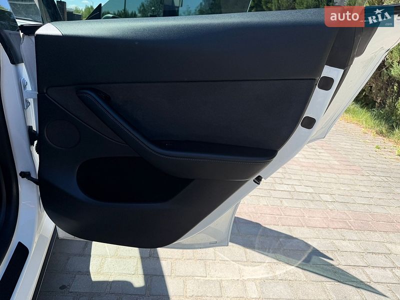Позашляховик / Кросовер Tesla Model Y 2022 в Самборі