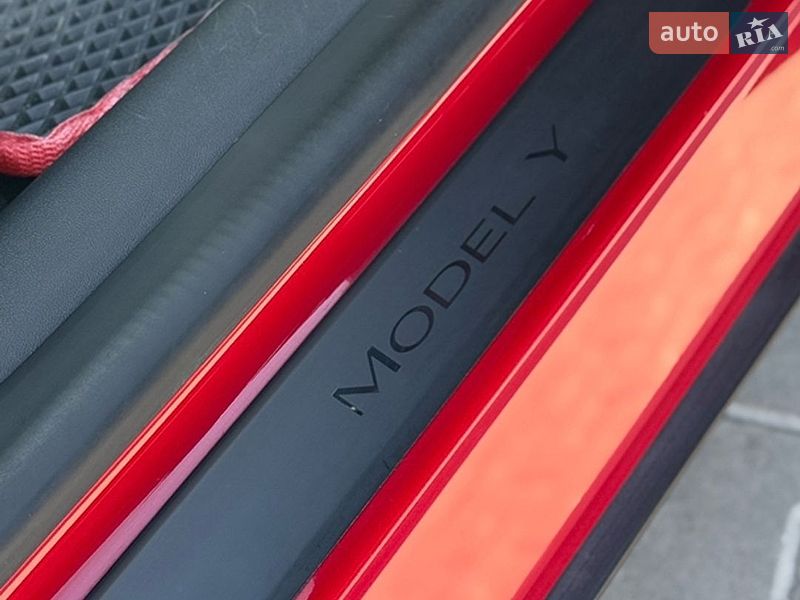 Внедорожник / Кроссовер Tesla Model Y 2021 в Львове