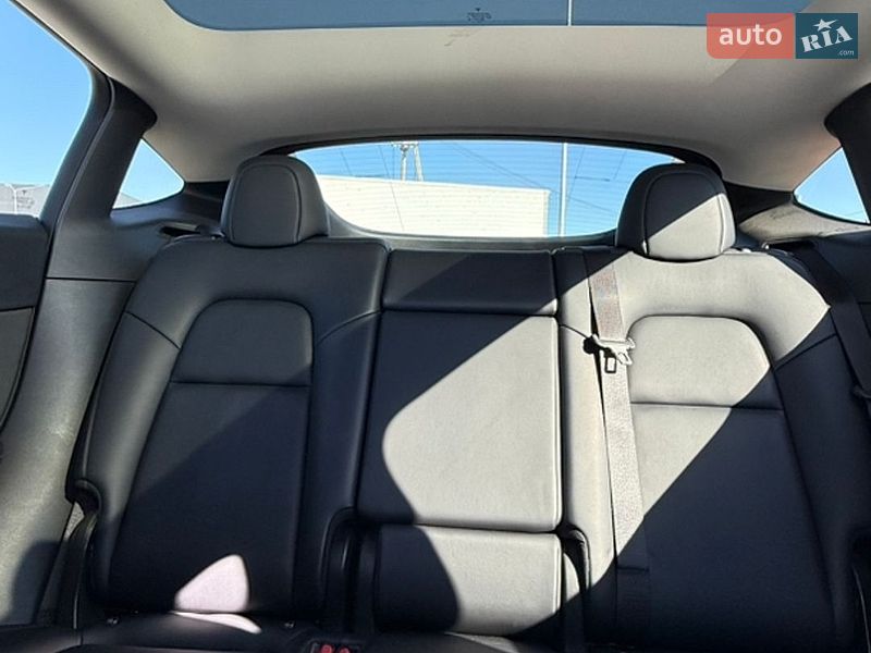 Внедорожник / Кроссовер Tesla Model Y 2021 в Львове